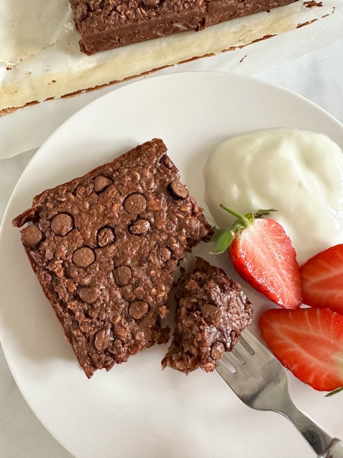 Chocolate Brownie Oat Breakfast Bars – My Fussy Eater – healblogger